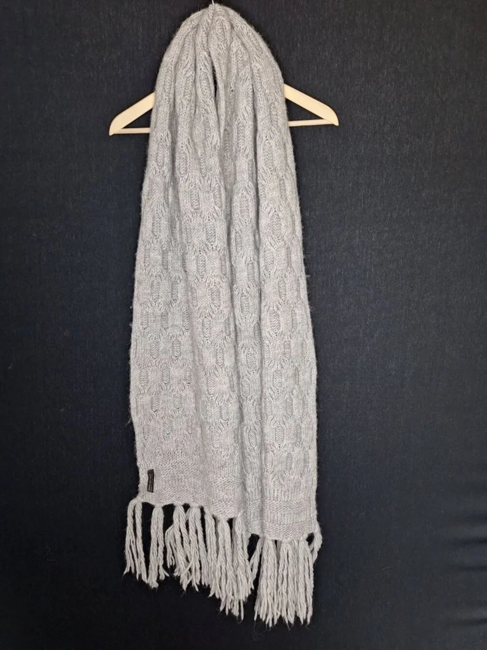 💙 Banana Republic Italian Yarn Oversized Cable Knit Scarf Gray Fringe 82